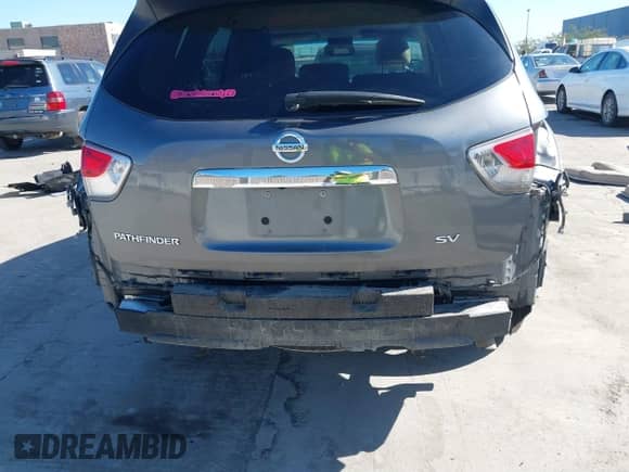 2015 Nissan Pathfinder SV с VIN 5N1AR2MN7FC634047, выставлен на аукционе IAAI как лот 41678376 с пробегом 151 580 миль миль и . История ставок и продаж доступна на DreamBid. Изображение 18.