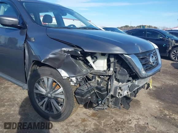 2017 Nissan Pathfinder S z VIN 5N1DR2MN2HC633243, wystawiony jako IAAI lot #41610863 z przebiegiem 139 571 mil mil oraz . Historia ofert i sprzedaży dostępna na DreamBid. Obrazek 6.