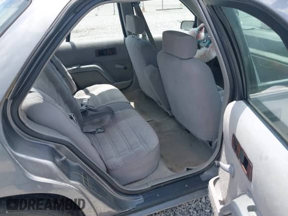 1993 Chevrolet Lumina с VIN 2G1WL54T7P9165572, выставлен на аукционе IAAI как лот 42359917 с пробегом 89 631 миль миль и . История ставок и продаж доступна на DreamBid. Изображение 8.