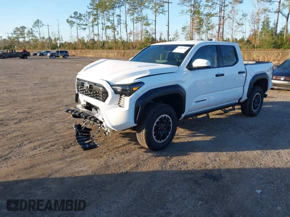 2024 Toyota Tacoma SR5 with VIN 3TYLB5JNXRT041930, listed as a IAAI auction lot 41090783 with 1,237 mi miles and . Bid and sale history available at DreamBid. Image 17.
