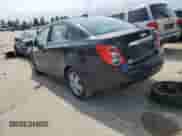2015 Chevrolet Sonic LT z VIN 1G1JD5SB5F4125929, wystawiony jako Copart lot #55622854 z przebiegiem 163 561 mil mil oraz Szkoda całkowita • Salvage title. Historia ofert i sprzedaży dostępna na DreamBid. Obrazek 2.