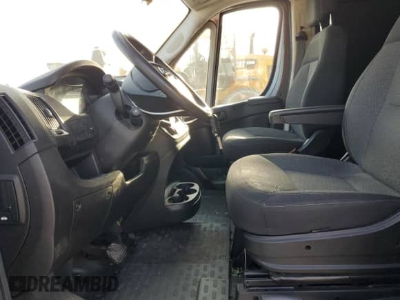 2021 Ram ProMaster Cargo z VIN 3C6LRVAG9ME546666, wystawiony jako Copart lot #56638185 z przebiegiem 53 646 mil mil oraz Szkoda całkowita • Salvage title. Historia ofert i sprzedaży dostępna na DreamBid. Obrazek 7.