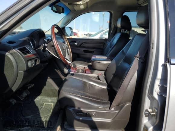 2012 Cadillac Escalade with VIN 1GYS4GEF8CR189283, listed as a Copart auction lot 66430754 with 219,132 mi miles and Clean title. Bid and sale history available at DreamBid. Image 7.