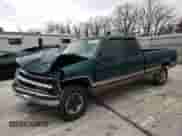 1998 Chevrolet Silverado 2500 с VIN 1GCGC29R7WE120604, выставлен на аукционе Copart как лот 85452624 с пробегом 212 594 миль миль и Списание • Salvage title. История ставок и продаж доступна на DreamBid. Изображение 1.