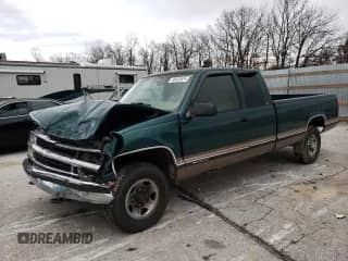 1998 Chevrolet Silverado 2500 с VIN 1GCGC29R7WE120604, выставлен на аукционе Copart как лот 85452624 с пробегом 212 594 миль миль и Списание • Salvage title. История ставок и продаж доступна на DreamBid. Изображение 1.