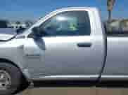 2017 Ram 1500 Tradesman с VIN 3C6JR6DG8HG703025, выставлен на аукционе IAAI как лот 42327716 с пробегом 136 342 миль миль и . История ставок и продаж доступна на DreamBid. Изображение 14.