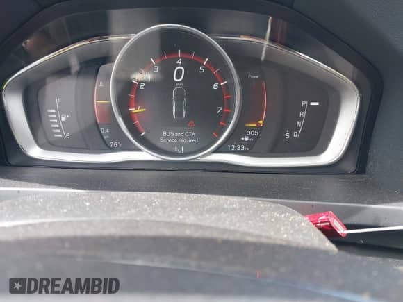 2018 Volvo S60 Inscription z VIN LYV402TKXJB162524, wystawiony jako IAAI lot #42219987 z przebiegiem 108 484 mil mil oraz . Historia ofert i sprzedaży dostępna na DreamBid. Obrazek 7.