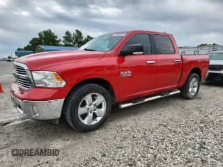 2017 Ram 1500 Big Horn z VIN 1C6RR6LG8HS703653, wystawiony jako Copart lot #61009835 z przebiegiem 131 793 mil mil oraz Szkoda całkowita • Salvage title. Historia ofert i sprzedaży dostępna na DreamBid. Obrazek 1.