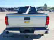 2016 Chevrolet Silverado 2500HD Work Truck z VIN 1GC2KUEG0GZ321171, wystawiony jako IAAI lot #42030973 z przebiegiem 202 173 mil mil oraz . Historia ofert i sprzedaży dostępna na DreamBid. Obrazek 17.