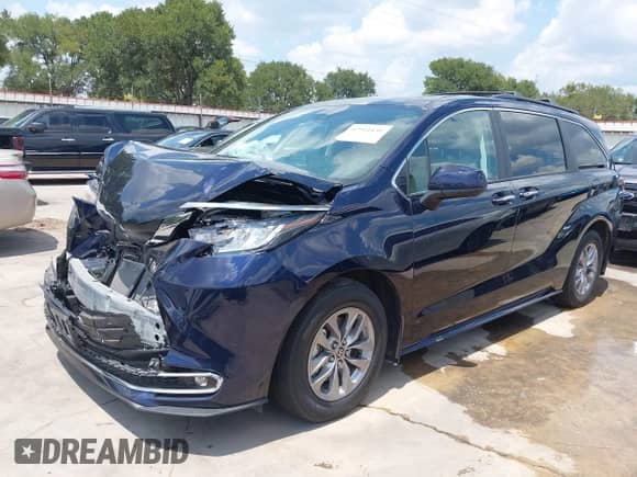 2022 Toyota Sienna XLE z VIN 5TDYRKEC5NS104396, wystawiony jako IAAI lot #42914436 z przebiegiem 38 457 mil mil oraz . Historia ofert i sprzedaży dostępna na DreamBid. Obrazek 2.