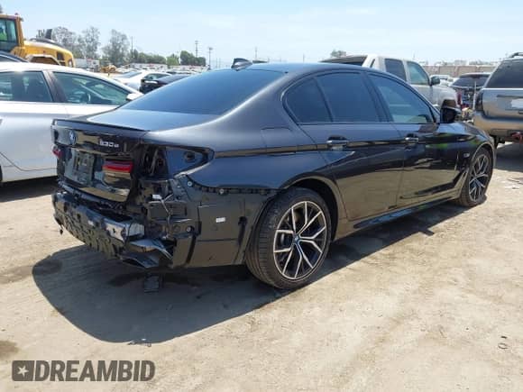 2023 BMW 5 Series 530e с VIN WBA13AG05PCL73810, выставлен на аукционе IAAI как лот 42327957 с пробегом 19 237 миль миль и . История ставок и продаж доступна на DreamBid. Изображение 4.