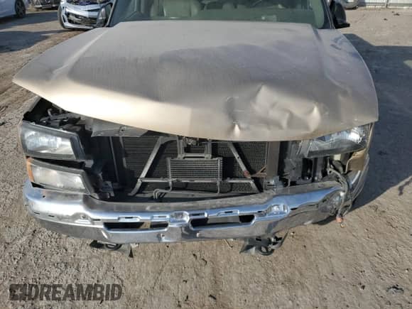 2006 Chevrolet Silverado 1500 LS z VIN 1GCEC14V66Z239551, wystawiony jako Copart lot #80305714 z przebiegiem 104 206 mil mil oraz Szkoda całkowita • Salvage title. Historia ofert i sprzedaży dostępna na DreamBid. Obrazek 11.