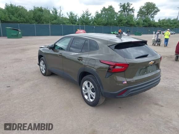 2024 Chevrolet Trax LS with VIN KL77LFE24RC103529, listed as a IAAI auction lot 43021897 with 30,289 mi miles and . Bid and sale history available at DreamBid. Image 3.