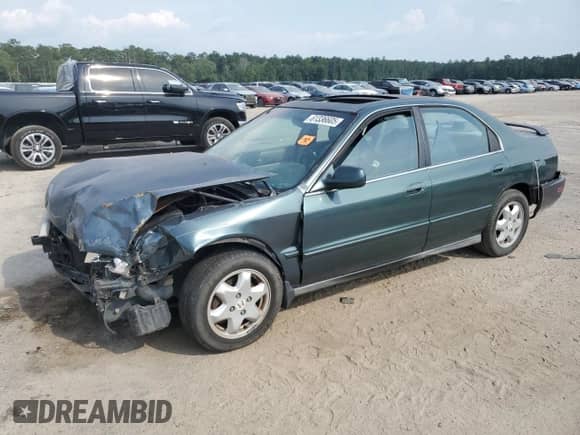 1996 Honda Accord EX z VIN 1HGCE6675TA014966, wystawiony jako Copart lot #61336605 z przebiegiem 240 047 mil mil oraz Szkoda całkowita • Salvage title. Historia ofert i sprzedaży dostępna na DreamBid. Obrazek 1.