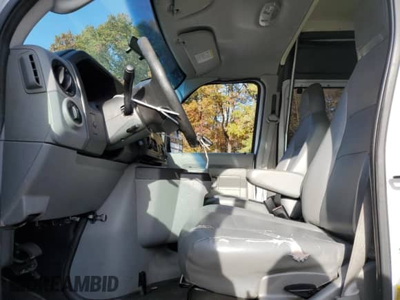 2014 Ford Econoline Cargo Commercial с VIN 1FTNS2EWXEDA97121, выставлен на аукционе Copart как лот 90014825 с пробегом 134 981 миль миль и Чистый • Clean title. История ставок и продаж доступна на DreamBid. Изображение 7.