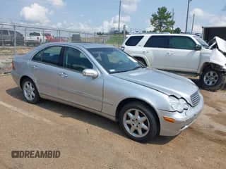 2003 Mercedes-Benz C 320 с VIN WDBRF64J73F341438, выставлен на аукционе IAAI как лот 42371572 с пробегом 228 061 миль миль и . История ставок и продаж доступна на DreamBid. Изображение 1.