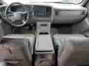 2000 Chevrolet Silverado 2500 LS с VIN 1GCGK29U9YE403483, выставлен на аукционе Copart как лот 81911984 с пробегом 150 244 миль миль и Списание • Salvage title. История ставок и продаж доступна на DreamBid. Изображение 8.
