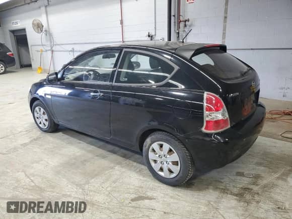2010 Hyundai Accent GS z VIN KMHCM3AC3AU162528, wystawiony jako Copart lot #90434495 z przebiegiem 99 707 mil mil oraz Czysty tytuł • Clean title. Historia ofert i sprzedaży dostępna na DreamBid. Obrazek 2.