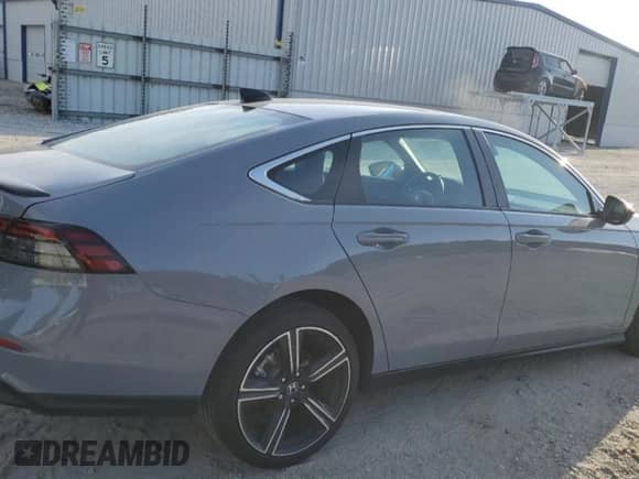 2025 Honda Accord Sport с VIN 1HGCY2F59SA012036, выставлен на аукционе Copart как лот 71452135 с пробегом 13 953 миль миль и Списание • Salvage title. История ставок и продаж доступна на DreamBid. Изображение 3.