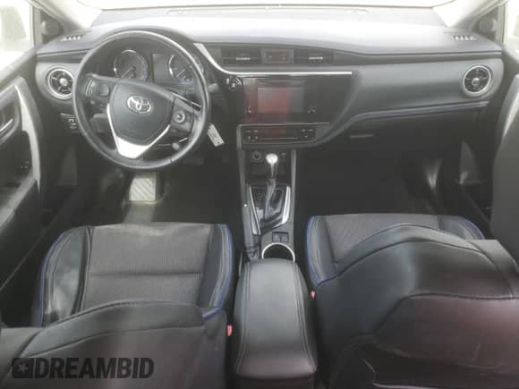 2019 Toyota Corolla XLE z VIN 5YFBURHE3KP949519, wystawiony jako Copart lot #85571085 z przebiegiem 69 152 mil mil oraz Nie do naprawy • Non repairable. Historia ofert i sprzedaży dostępna na DreamBid. Obrazek 8.