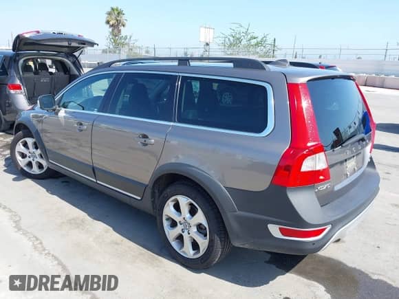2011 Volvo XC70 3.0T с VIN YV4902BZ4B1106282, выставлен на аукционе IAAI как лот 42582106 с пробегом 102 637 миль миль и . История ставок и продаж доступна на DreamBid. Изображение 3.