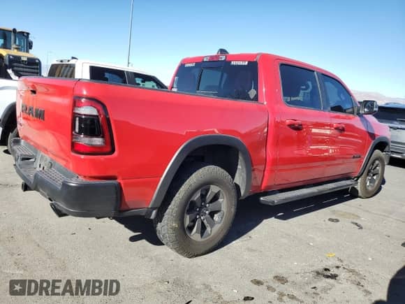 2019 Ram 1500 Rebel z VIN 1C6RRELT8KN832943, wystawiony jako Copart lot #45093005 z przebiegiem 63 883 mil mil oraz Szkoda całkowita • Salvage title. Historia ofert i sprzedaży dostępna na DreamBid. Obrazek 3.