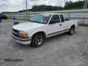 2002 Chevrolet S-10 LS z VIN 1GCCS19W728131094, wystawiony jako Copart lot #68387835 z przebiegiem 117 475 mil mil oraz Szkoda całkowita • Salvage title. Historia ofert i sprzedaży dostępna na DreamBid. Obrazek 1.
