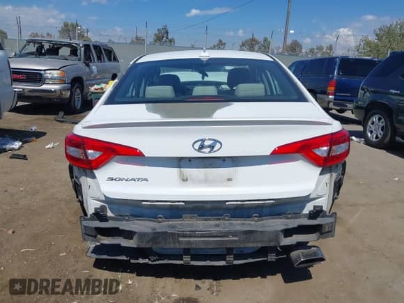 2017 Hyundai Sonata SE z VIN 5NPE24AF0HH472594, wystawiony jako IAAI lot #43299819 z przebiegiem Nie podano mil oraz . Historia ofert i sprzedaży dostępna na DreamBid. Obrazek 17.