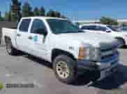 2012 Chevrolet Silverado 1500 LS z VIN 3GCPCREA5CG195542, wystawiony jako IAAI lot #42394304 z przebiegiem 246 628 mil mil oraz . Historia ofert i sprzedaży dostępna na DreamBid. Obrazek 1.