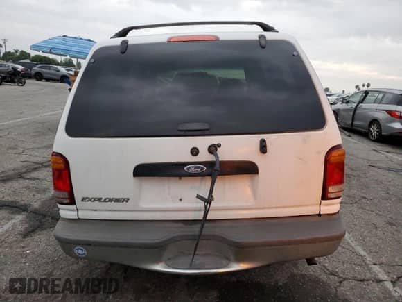 1998 Ford Explorer XL z VIN 1FMZU32XXWZB96164, wystawiony jako Copart lot #81405415 z przebiegiem 201 144 mil mil oraz Szkoda całkowita • Salvage title. Historia ofert i sprzedaży dostępna na DreamBid. Obrazek 6.