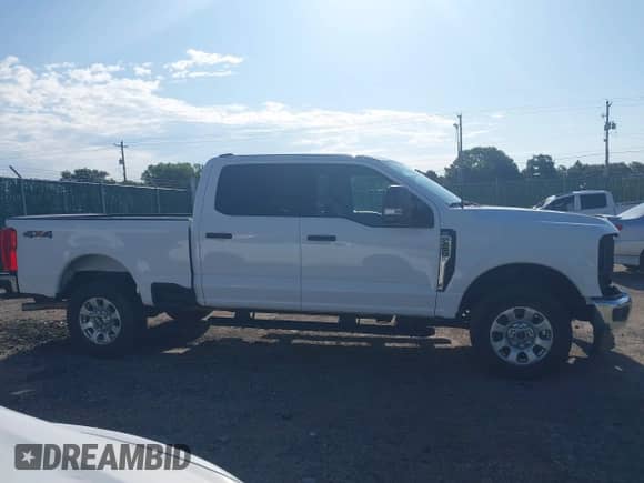 2023 Ford F-250 XL с VIN 1FT7W2BN6PEC57985, выставлен на аукционе IAAI как лот 42641246 с пробегом 30 355 миль миль и . История ставок и продаж доступна на DreamBid. Изображение 14.