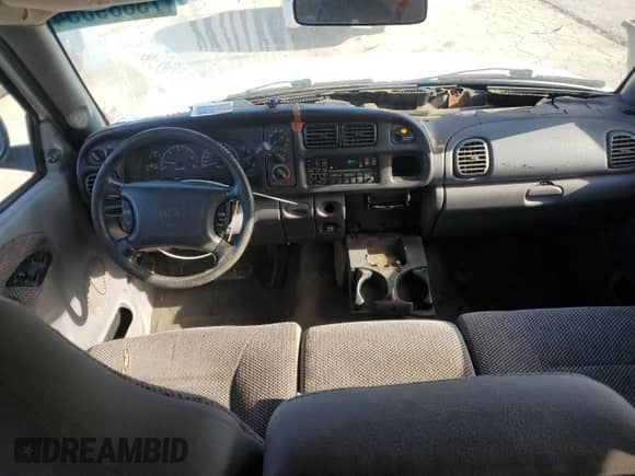 2000 Dodge 2500 with VIN 3B7KC23Z6YG154595, listed as a Copart auction lot 75689054 with 332,564 mi miles and Salvage title. Bid and sale history available at DreamBid. Image 8.