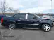 2010 Cadillac Escalade EXT Luxury with VIN 3GYVKMEF6AG285931, listed as a IAAI auction lot 41847789 with 157,838 mi miles and . Bid and sale history available at DreamBid. Image 13.