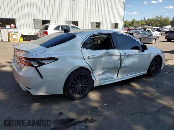 2022 Toyota Camry XSE with VIN 4T1K61BK3NU054786, listed as a Copart auction lot 62758665 with 62,654 mi miles and Salvage title. Bid and sale history available at DreamBid. Image 3.