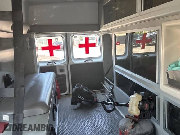 2008 Ford Econoline Cargo with VIN 1FDSS34P68DB13740, listed as a Copart auction lot 61424005 with 130,968 mi miles and Clean title. Bid and sale history available at DreamBid. Image 6.