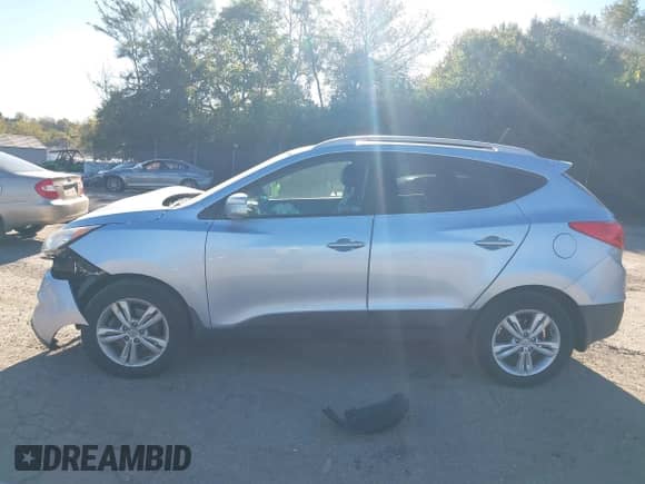 2013 Hyundai Tucson GLS с VIN KM8JUCAC9DU590390, выставлен на аукционе IAAI как лот 43471567 с пробегом 151 443 миль миль и . История ставок и продаж доступна на DreamBid. Изображение 15.