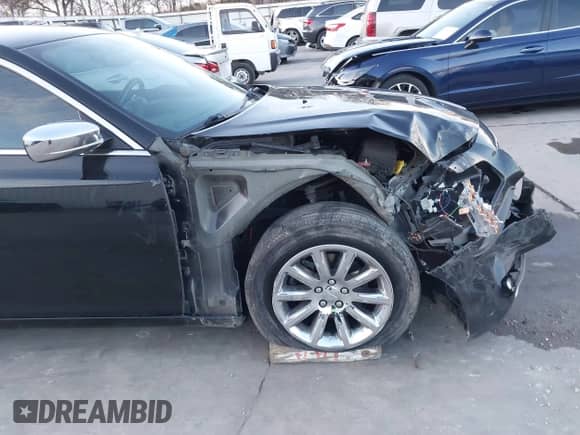 2014 Chrysler 300 C with VIN 2C3CCAEGXEH380004, listed as a IAAI auction lot 41363108 with 95,440 mi miles and . Bid and sale history available at DreamBid. Image 18.