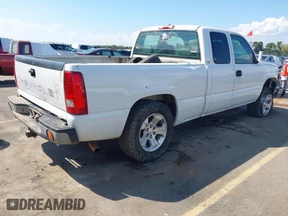 2005 Chevrolet Silverado 1500 LS z VIN 2GCEC19V951364379, wystawiony jako IAAI lot #43260409 z przebiegiem 160 813 mil mil oraz . Historia ofert i sprzedaży dostępna na DreamBid. Obrazek 4.