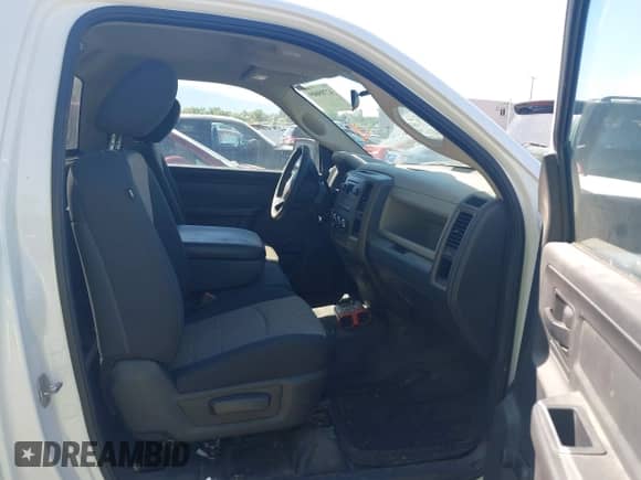 2012 Ram 1500 z VIN 3C6JD7DP7CG204214, wystawiony jako IAAI lot #42709809 z przebiegiem 217 017 mil mil oraz . Historia ofert i sprzedaży dostępna na DreamBid. Obrazek 5.