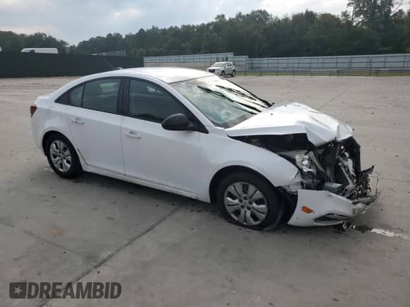 2015 Chevrolet Cruze LS z VIN 1G1PA5SH3F7172284, wystawiony jako Copart lot #80956135 z przebiegiem 241 571 mil mil oraz Szkoda całkowita • Salvage title. Historia ofert i sprzedaży dostępna na DreamBid. Obrazek 4.