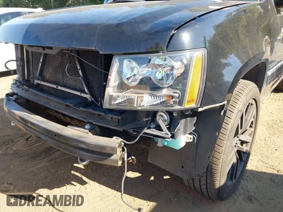 2011 Chevrolet Suburban LTZ с VIN 1GNSKKE32BR207075, выставлен на аукционе IAAI как лот 43072861 с пробегом 53 208 миль миль и . История ставок и продаж доступна на DreamBid. Изображение 6.