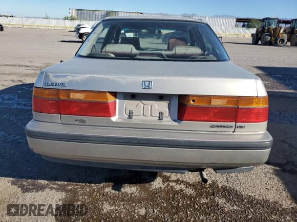 1990 Honda Accord LX with VIN JHMCB7651LC129028, listed as a Copart auction lot 82001875 with 158,454 mi miles and Salvage title. Bid and sale history available at DreamBid. Image 6.