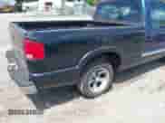 2003 Chevrolet S-10 with VIN 1GCCS14X038222371, listed as a IAAI auction lot 43081609 with 242,546 mi miles and . Bid and sale history available at DreamBid. Image 6.