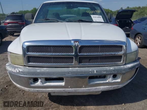 2001 Dodge 1500 Work Special z VIN 1B7HC16X51S235925, wystawiony jako IAAI lot #42054800 z przebiegiem 269 112 mil mil oraz . Historia ofert i sprzedaży dostępna na DreamBid. Obrazek 6.