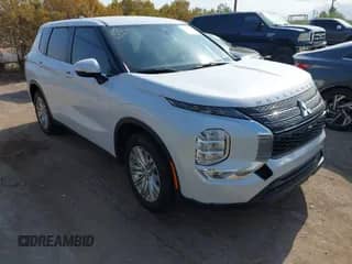 2024 Mitsubishi Outlander ES with VIN JA4J3UA88RZ090038, listed as a IAAI auction lot 42726016 with 6,623 mi miles and . Bid and sale history available at DreamBid. Image 1.