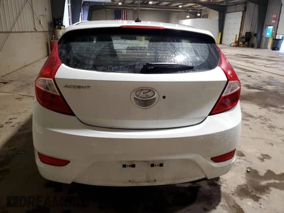 2012 Hyundai Accent SE z VIN KMHCU5AE6CU054999, wystawiony jako Copart lot #81822645 z przebiegiem 95 131 mil mil oraz Szkoda całkowita • Salvage title. Historia ofert i sprzedaży dostępna na DreamBid. Obrazek 6.
