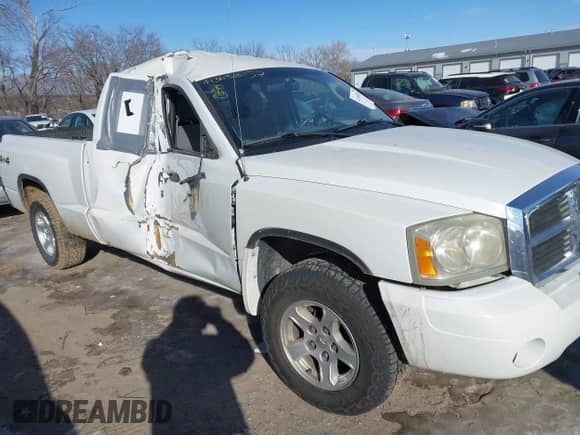 2007 Dodge Dakota SLT with VIN 1D7HW42K87S136419, listed as a IAAI auction lot 41363057 with 152,369 mi miles and . Bid and sale history available at DreamBid. Image 6.