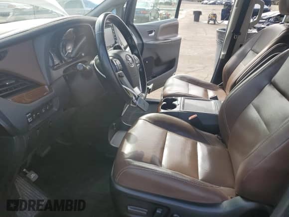 2018 Toyota Sienna Limited Premium with VIN 5TDDZ3DC3JS194793, listed as a Copart auction lot 84433205 with 148,305 mi miles and Salvage title. Bid and sale history available at DreamBid. Image 7.