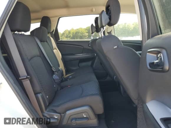 2017 Dodge Journey SE с VIN 3C4PDCAB7HT586733, выставлен на аукционе Copart как лот 84232085 с пробегом 82 136 миль миль и Списание • Salvage title. История ставок и продаж доступна на DreamBid. Изображение 11.