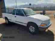 1998 Chevrolet S-10 LS с VIN 1GCDT19X8W8157817, выставлен на аукционе Copart как лот 52966545 с пробегом 189 606 миль миль и Чистый • Clean title. История ставок и продаж доступна на DreamBid. Изображение 4.